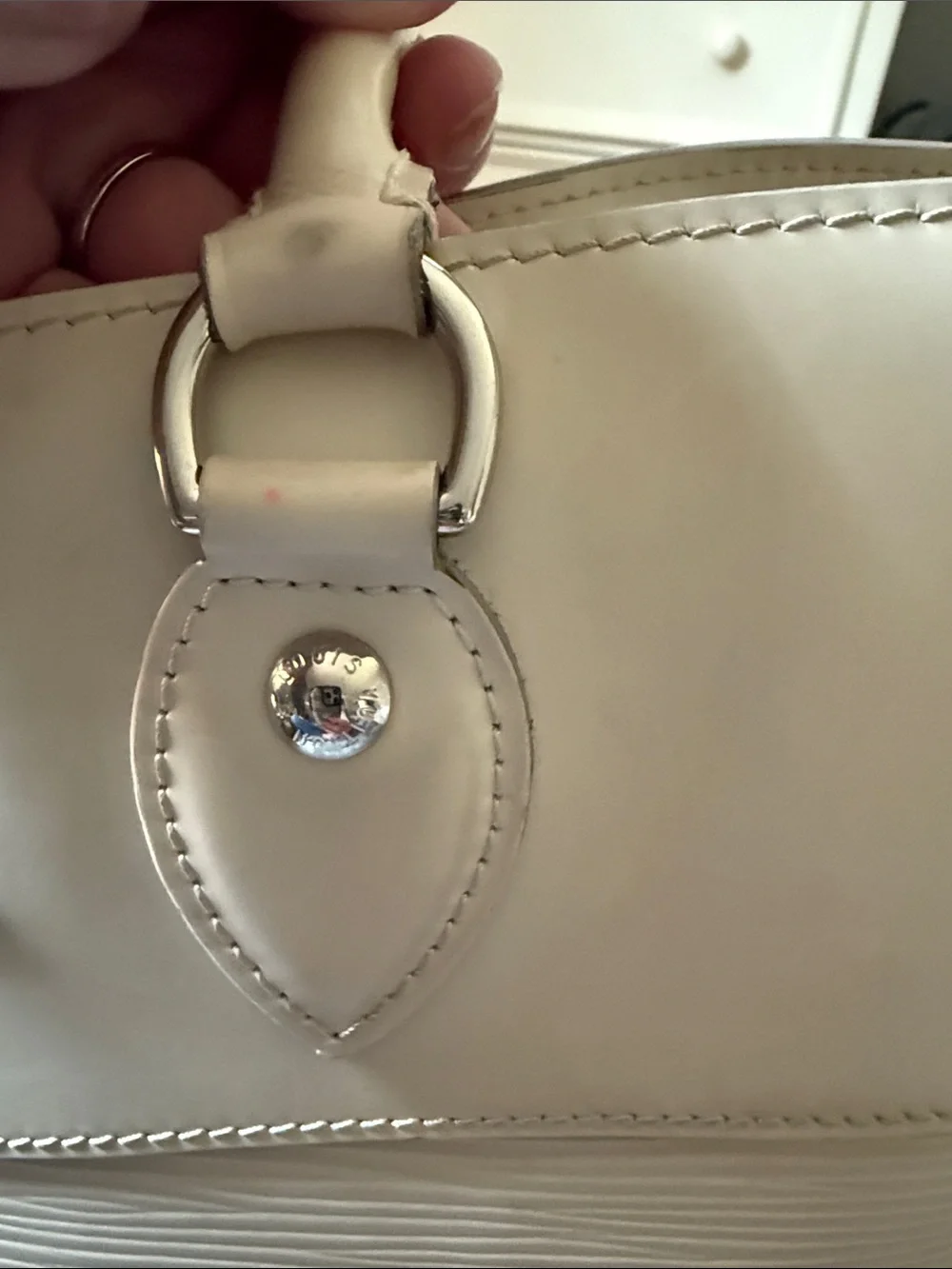 Louis Vuitton Pont-Neuf PM White Epi Leather Satchel Handbag Made in France.
